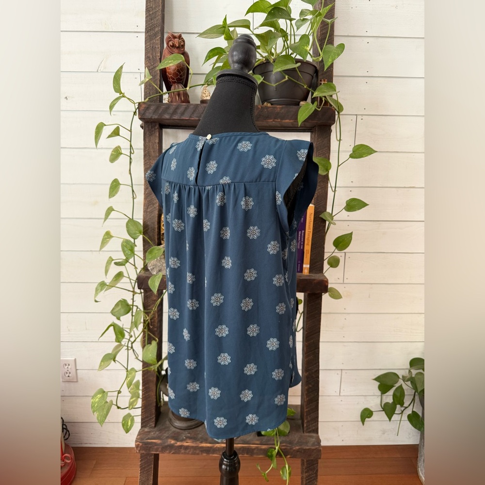 Loft Floral Blue Women's Flutter Sleeve Top - Picture 12 of 14